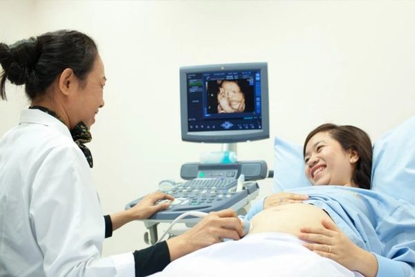 Siêu âm thai định kỳ rất quan trọng đối với mẹ và bé